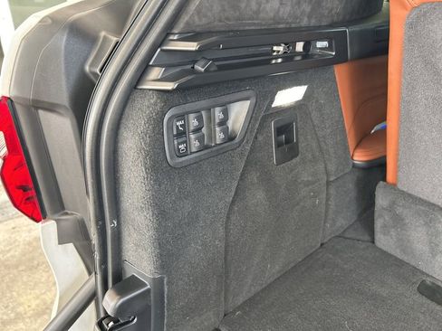 Used 2022 BMW X7 M50i image 41