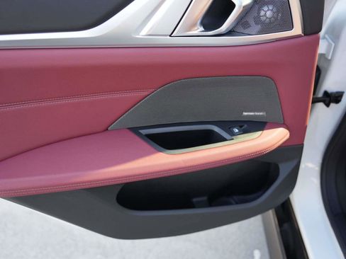 Used 2025 BMW i4 eDrive40 image 9