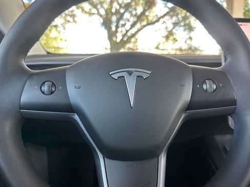 Used 2023 Tesla Model Y Long Range image 27
