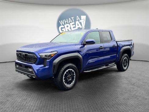 Used 2024 Toyota Tacoma TRD Off-Road image 4