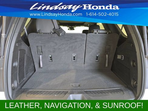 Used 2023 GMC Yukon SLT AWD/4WD image 7