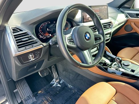 Used 2025 BMW X4 xDrive30i w/ M Sport Package AWD/4WD image 9