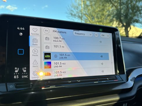 Certified 2025 Volkswagen Atlas Cross Sport SEL Premium R-Line image 21