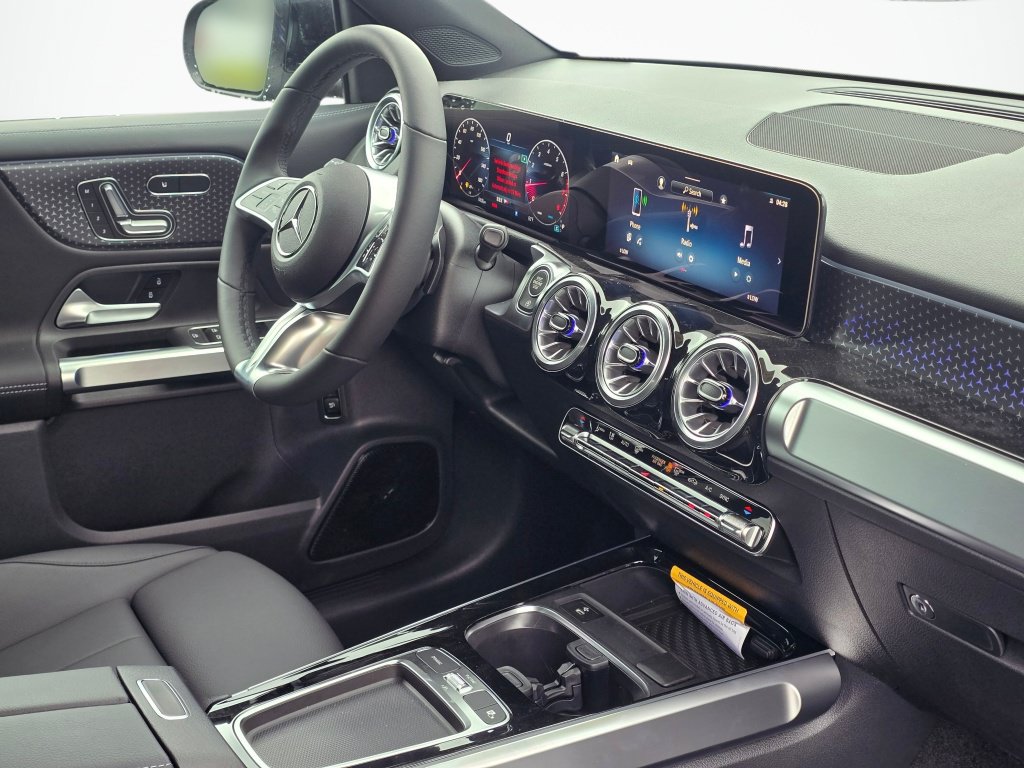 New 2026 Mercedes-Benz GLB 250 4MATIC image 25