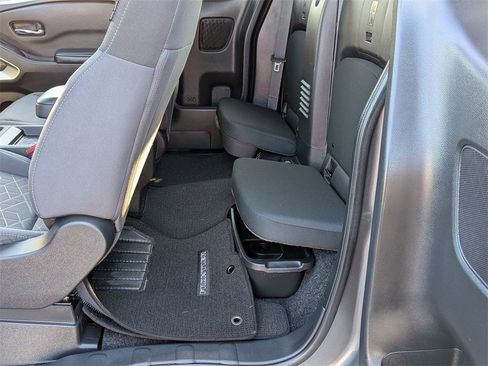 Used 2025 Nissan Frontier SV image 16