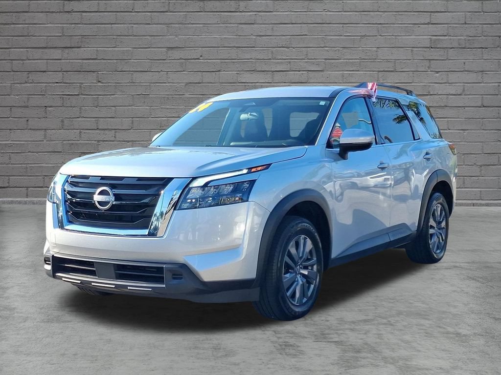 Certified 2024 Nissan Pathfinder SV FWD image 4