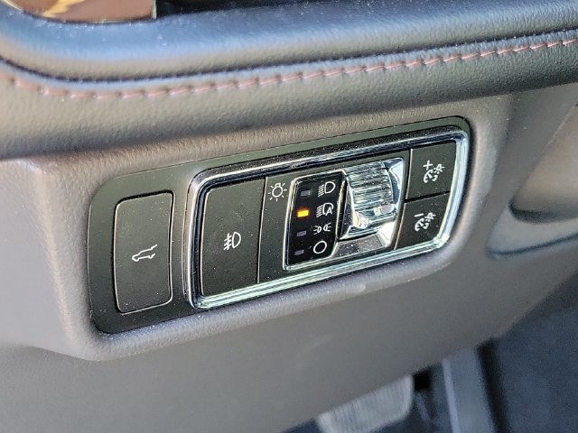 Used 2023 Lincoln Aviator Reserve w/ Equipment Group 201A AWD/4WD image 11