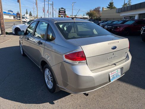 Used 2008 Ford Focus SE image 3