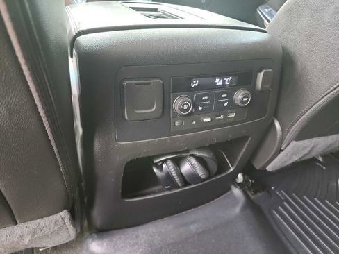 Used 2018 Chevrolet Tahoe Premier RWD image 32