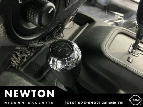 Used 2018 Jeep Wrangler Unlimited Sahara AWD/4WD image 7