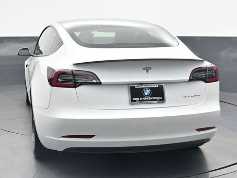 Used 2022 Tesla Model 3 Long Range AWD/4WD image 5