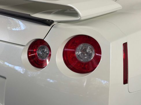Used 2009 Nissan GT-R Premium AWD/4WD image 17