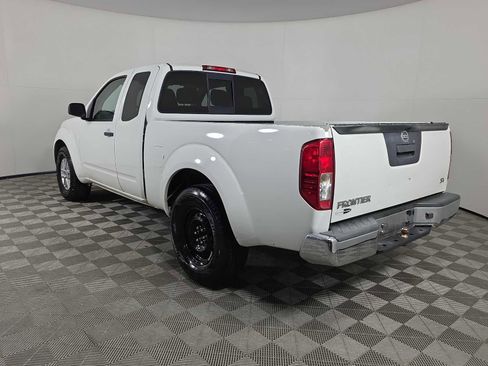 Used 2019 Nissan Frontier SV image 5