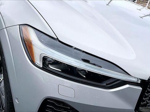 Certified 2024 Volvo XC60 B5 Plus w/ Climate Package image 32
