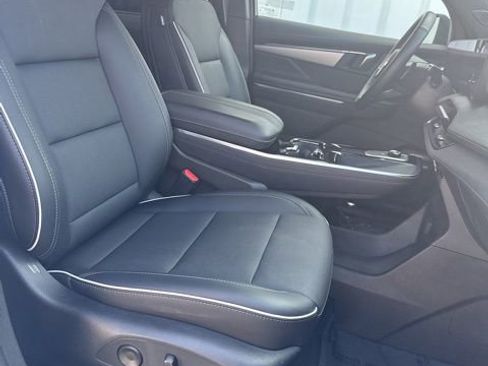 Used 2025 Buick Enclave Preferred image 41