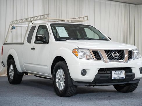 Used 2021 Nissan Frontier SV RWD image 1