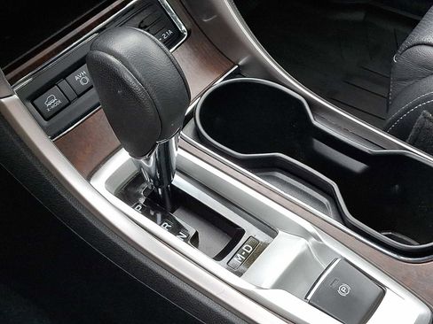 Used 2021 Subaru Ascent Touring w/ Popular Package #2A image 15