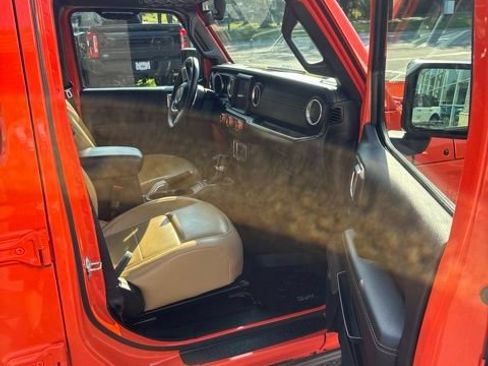 Used 2018 Jeep Wrangler Unlimited Sahara AWD/4WD image 19