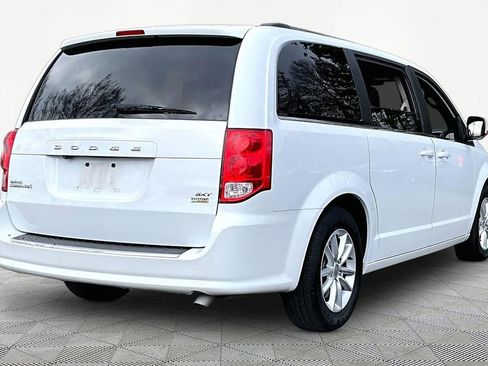 Used 2019 Dodge Grand Caravan SXT image 5