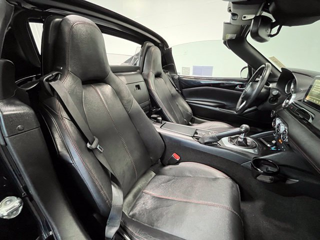 Used 2017 MAZDA MX-5 Miata RF Grand Touring RWD image 9