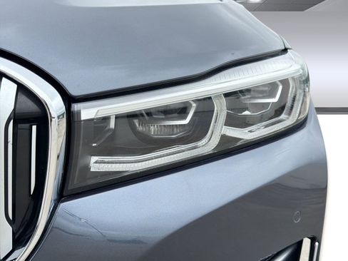 Used 2020 BMW 740i w/ Premium Package RWD image 11