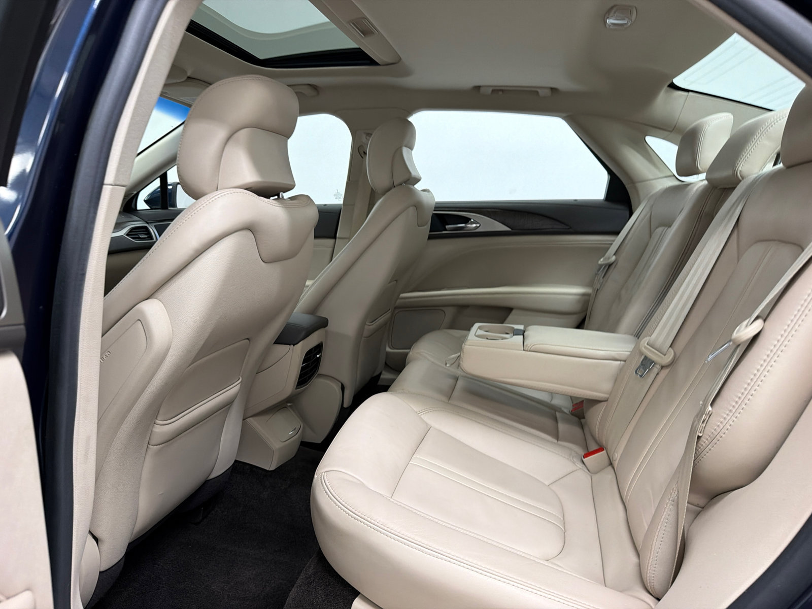 Used 2017 Lincoln MKZ Select w/ Select Plus Package FWD image 18