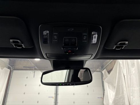 Used 2025 Toyota Sienna XSE FWD image 43