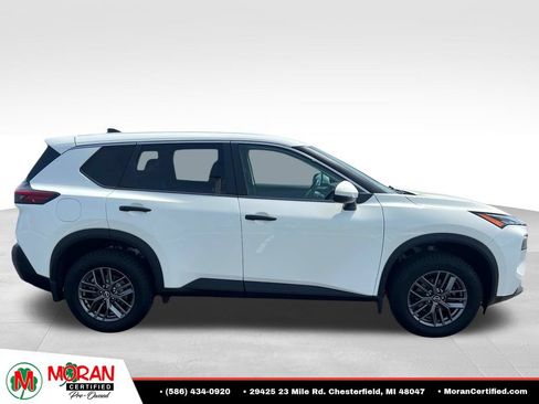 Used 2022 Nissan Rogue S AWD/4WD image 6