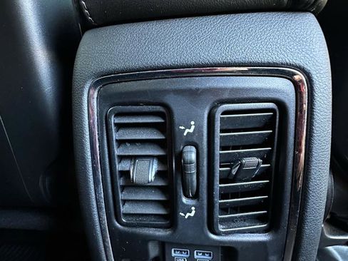 Used 2018 Jeep Grand Cherokee Overland image 43