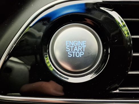 Used 2019 Genesis G70 2.0T Sport image 23