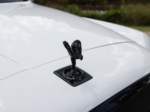 Certified 2022 Rolls-Royce Cullinan Black Badge w/ Dark Exterior Package AWD/4WD image 18