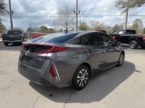 Used 2020 Toyota Prius Prime XLE image 6