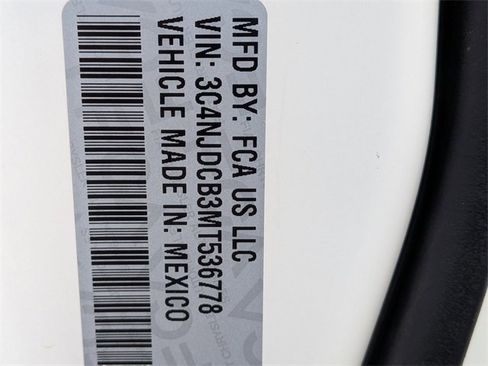 Certified 2021 Jeep Compass Limited image 31