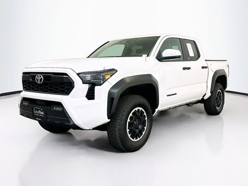 Used 2024 Toyota Tacoma TRD Off-Road AWD/4WD image 3