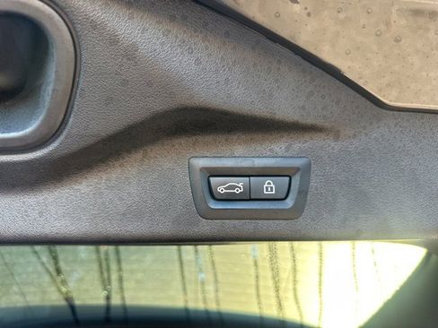 Used 2022 BMW X7 M50i image 10