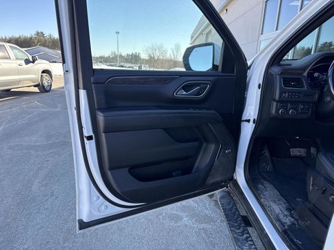 Used 2022 Chevrolet Tahoe Z71 w/ Z71 Off-Road Package image 10