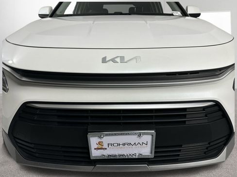 Used 2023 Kia Niro LX image 25