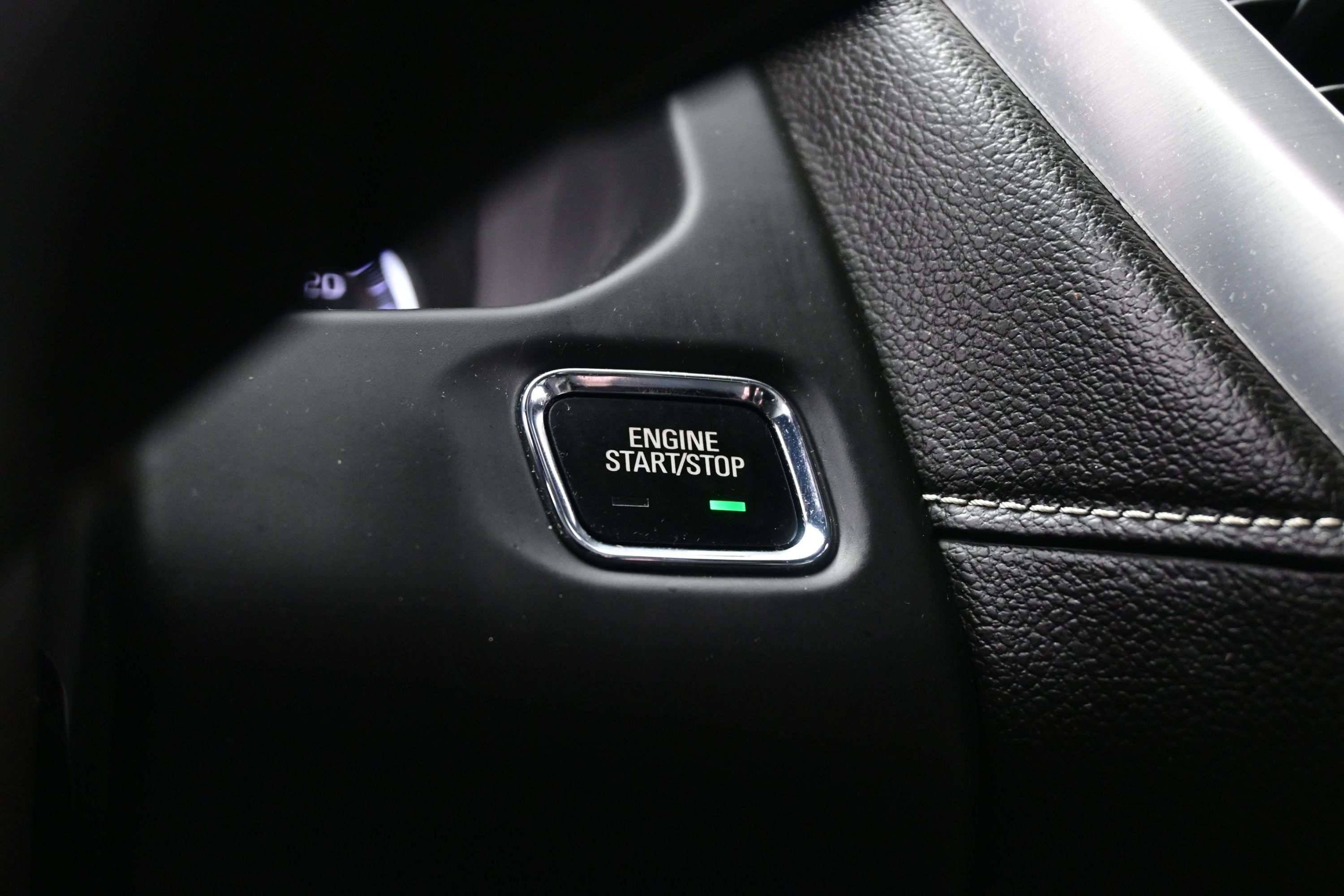 Used 2023 GMC Acadia SLE w/ Driver Convenience Package FWD image 22