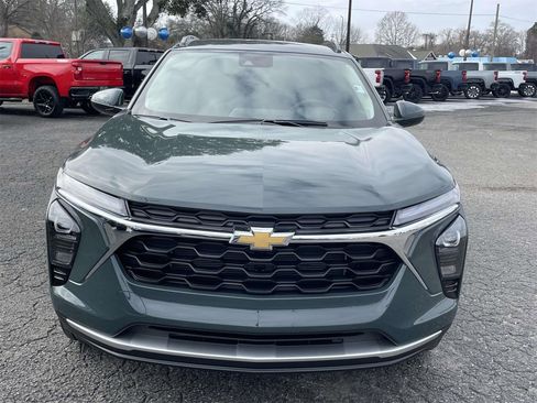 New 2026 Chevrolet Trax LT w/ Driver Confidence Package image 2
