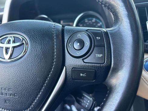 Used 2018 Toyota RAV4 Limited image 19