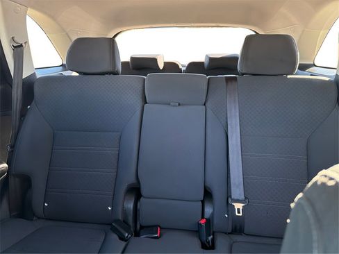 Used 2017 Kia Sorento LX image 15