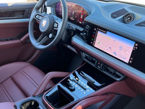 New 2026 Porsche Cayenne S image 16