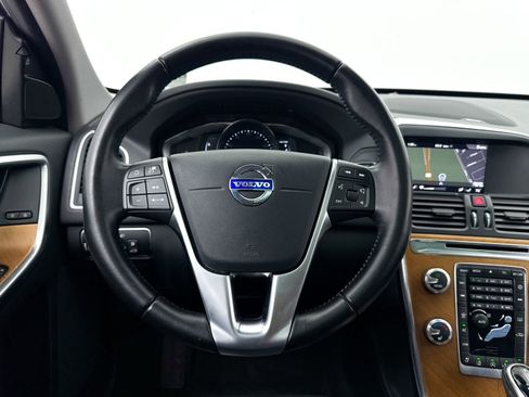 Used 2017 Volvo XC60 T5 Inscription w/ Advanced Package AWD/4WD image 32