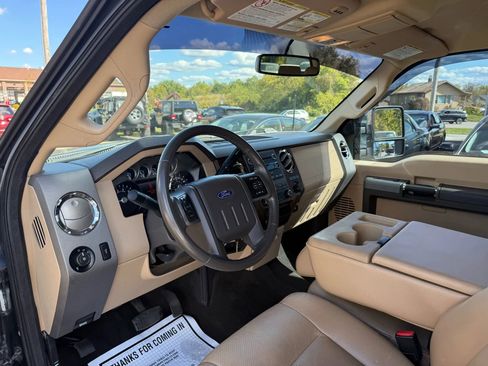 Used 2012 Ford F250 Lariat image 11
