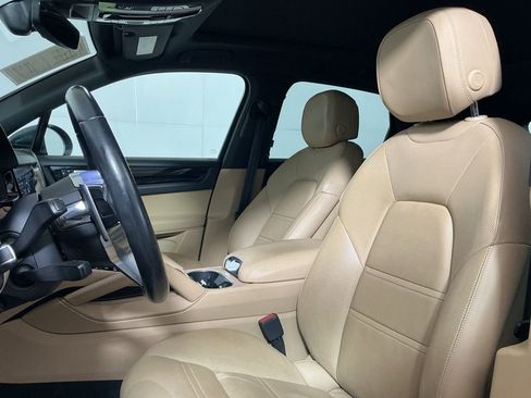 Used 2019 Porsche Cayenne AWD/4WD image 21