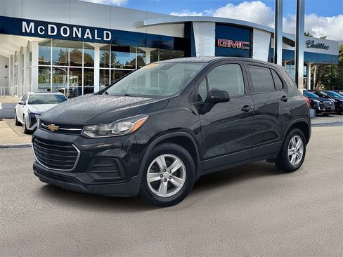 Used 2019 Chevrolet Trax LS image 1