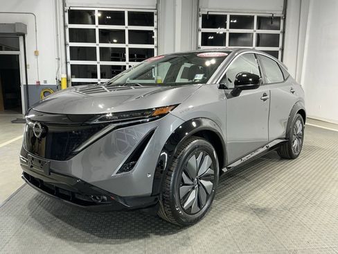 Used 2023 Nissan Ariya FWD image 2