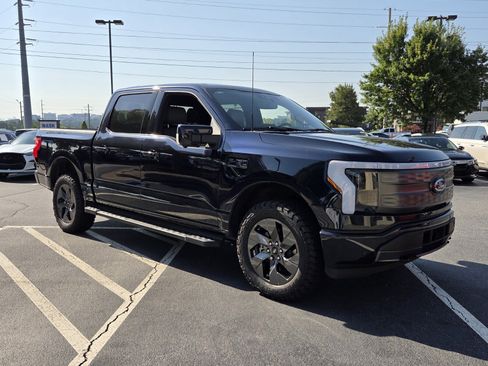 Used 2023 Ford F150 Lightning Lariat AWD/4WD image 4