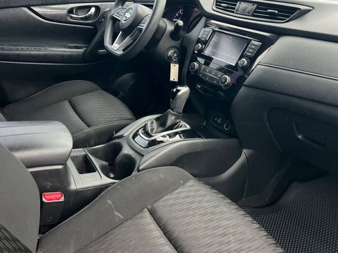 Used 2018 Nissan Rogue S image 17