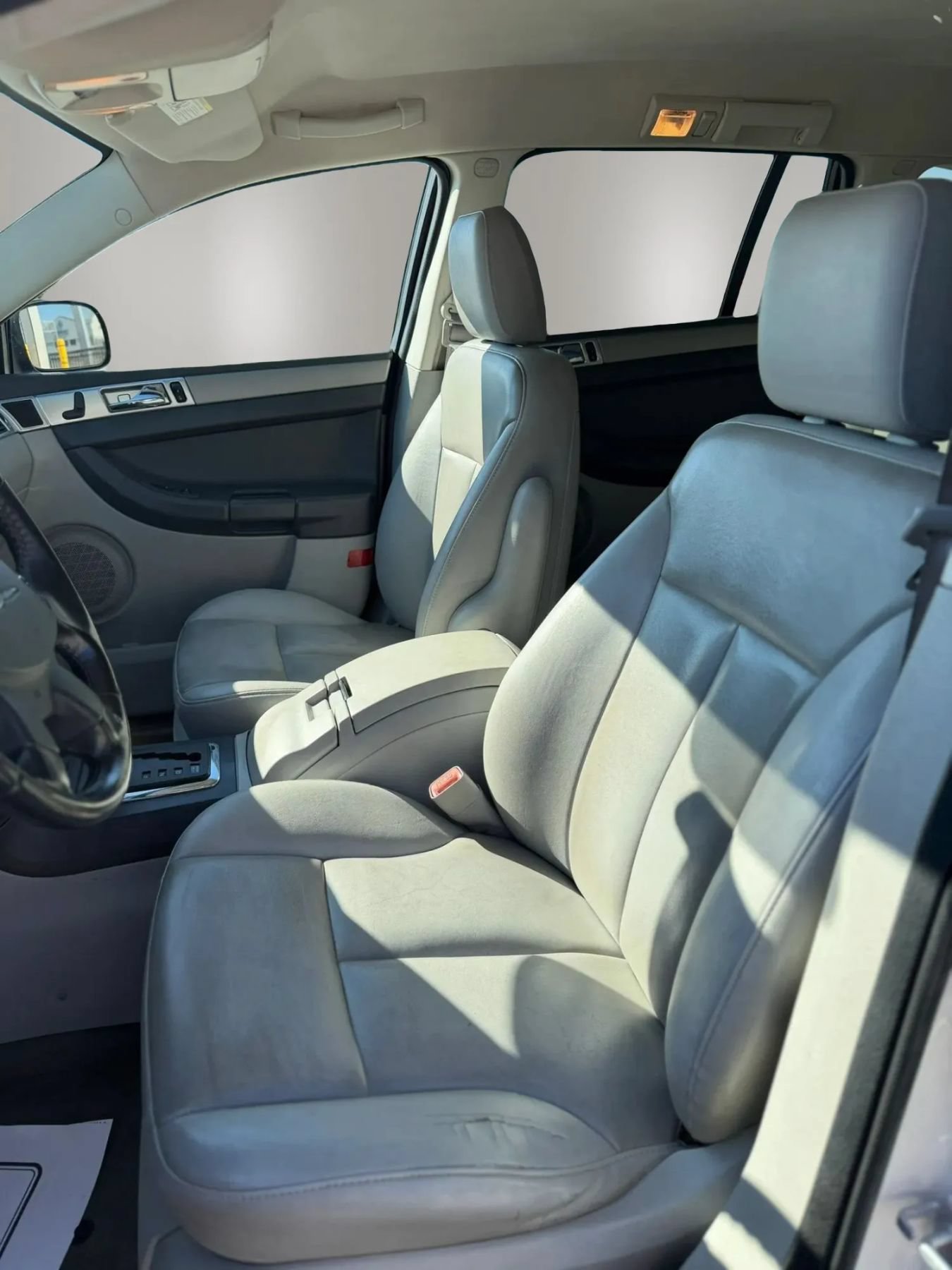 Used 2007 Chrysler Pacifica Touring FWD image 12